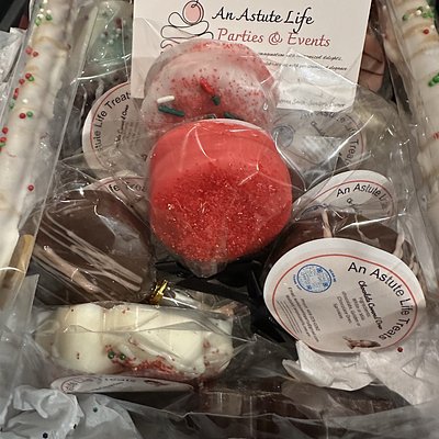 Variety Box Of Chocolate Covered Oreos