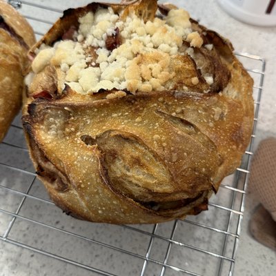 Apple Cinnamon Crumble Sourdough 