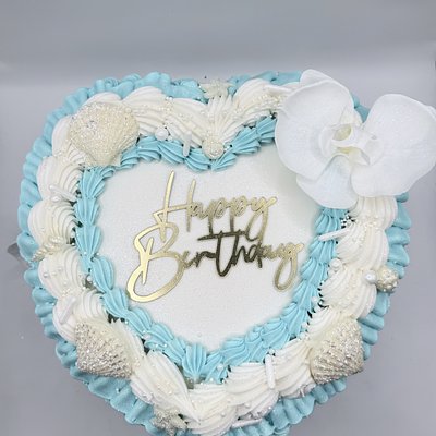 8 Inch Heart Cake 