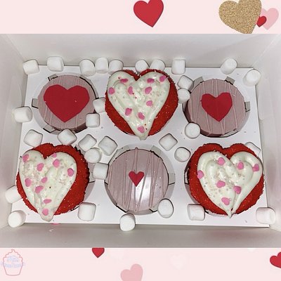 3 Heart Cupcakes With 3 Chocolate Covered Treats  🫕
