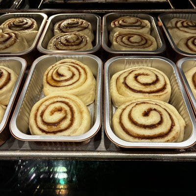 Classic Cinnamon Rolls - 4 Pack
