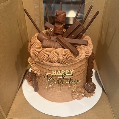 Specialty Cake (Oreo madness, Chocolate Lover, Strawberry Crunch)