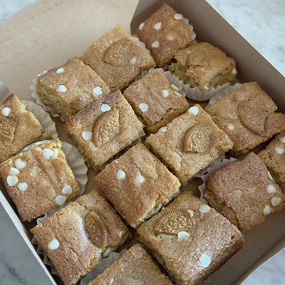 Not-so-Mini Birthday Cake Blondie
