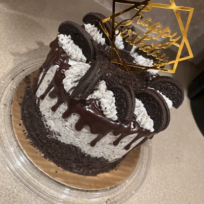 Custom Cakes