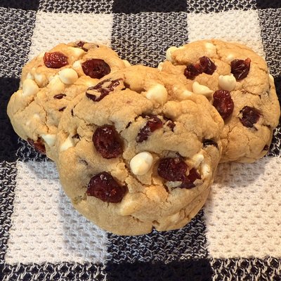 Cranberry White Chocolate Chip Cookie 