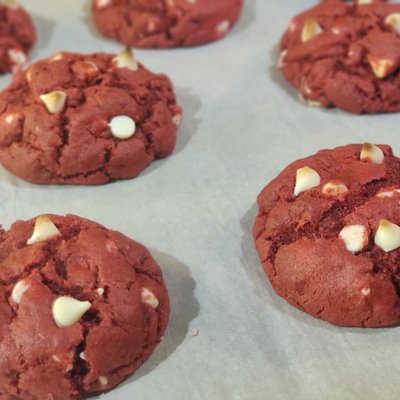 Thick Red Velvet Cookies 