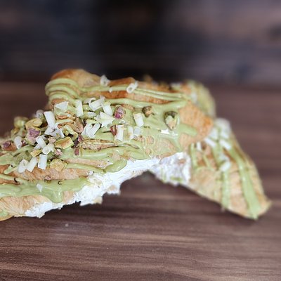 Pistachio Croissant 