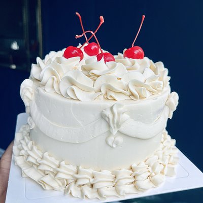 Cake And Sip (traveling Party) 