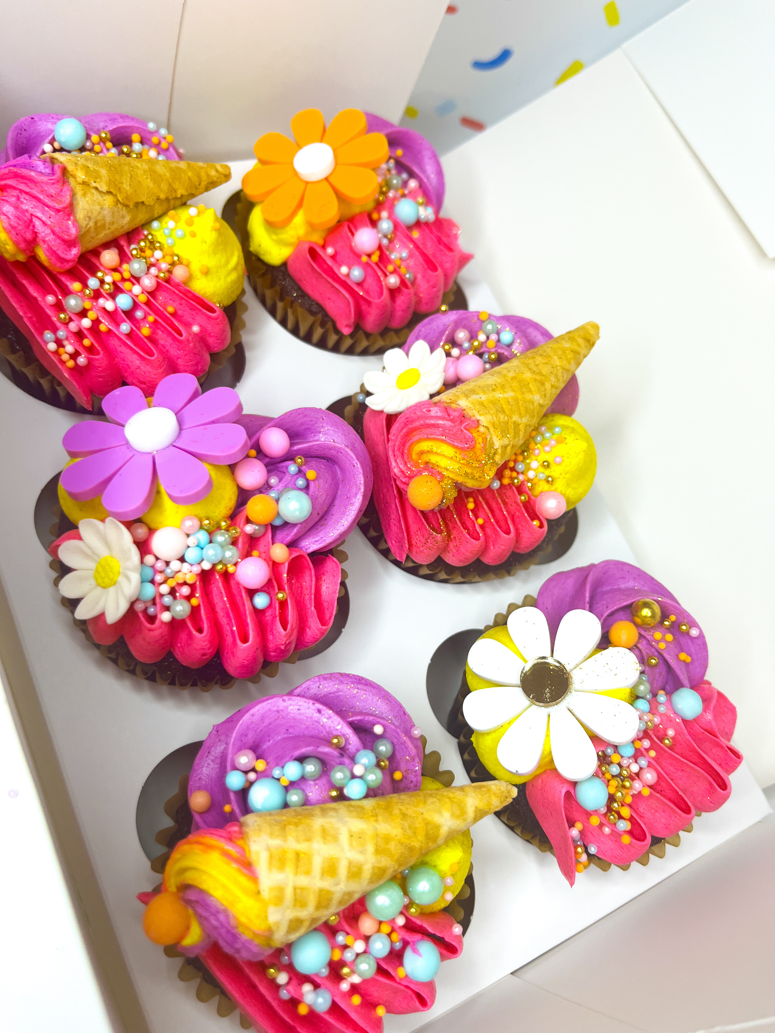 Delux Cupcakes 12x Cupcakes 