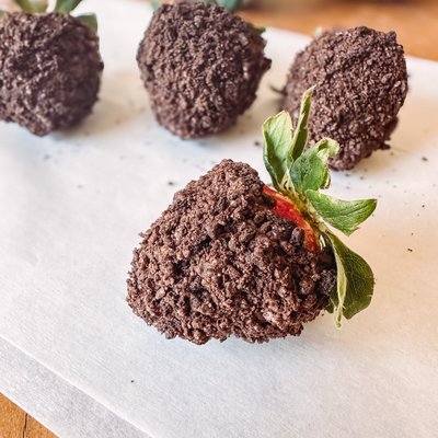 1 Dozen - Oreo Chocolate Dipped Strawberries