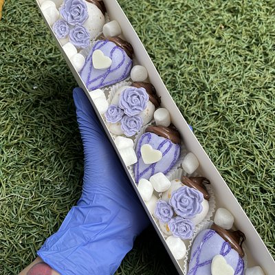 Sleeve 1/2 Dozen Strawberries