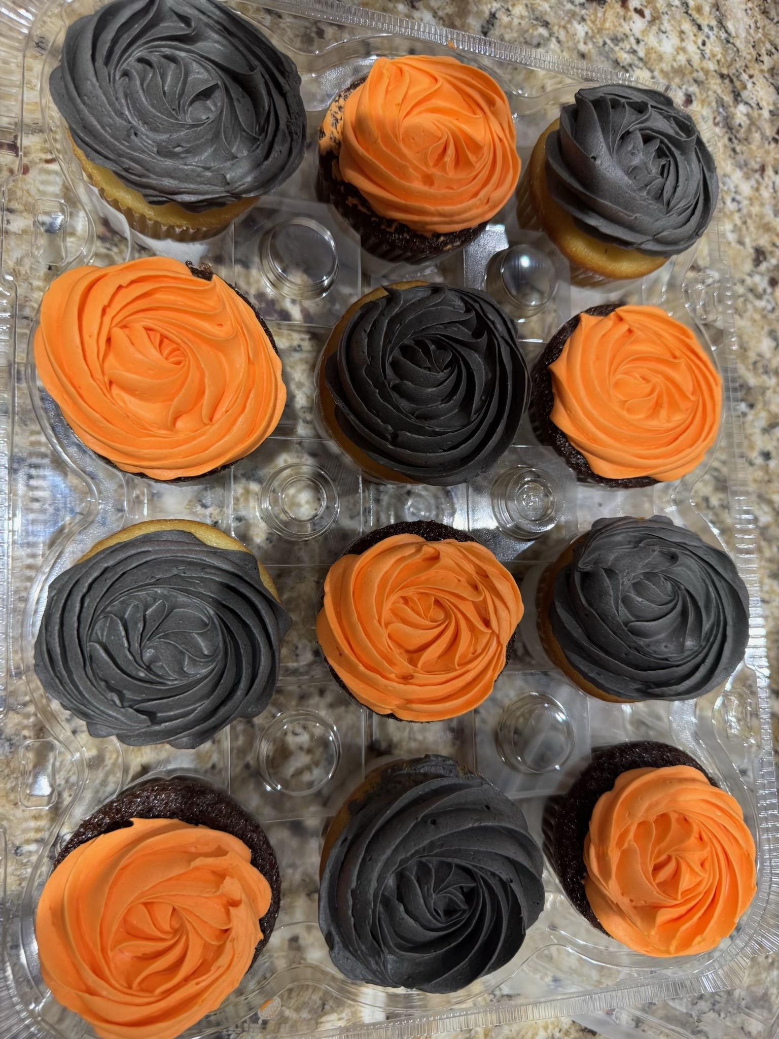 (12)Standard Cupcakes 