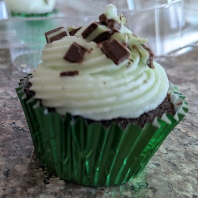 Chocolate Cre'me De Menthe Cupcakes - 4 Count