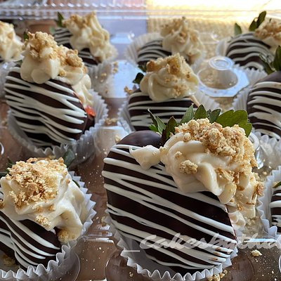 Cheesecake Stuffed Berries