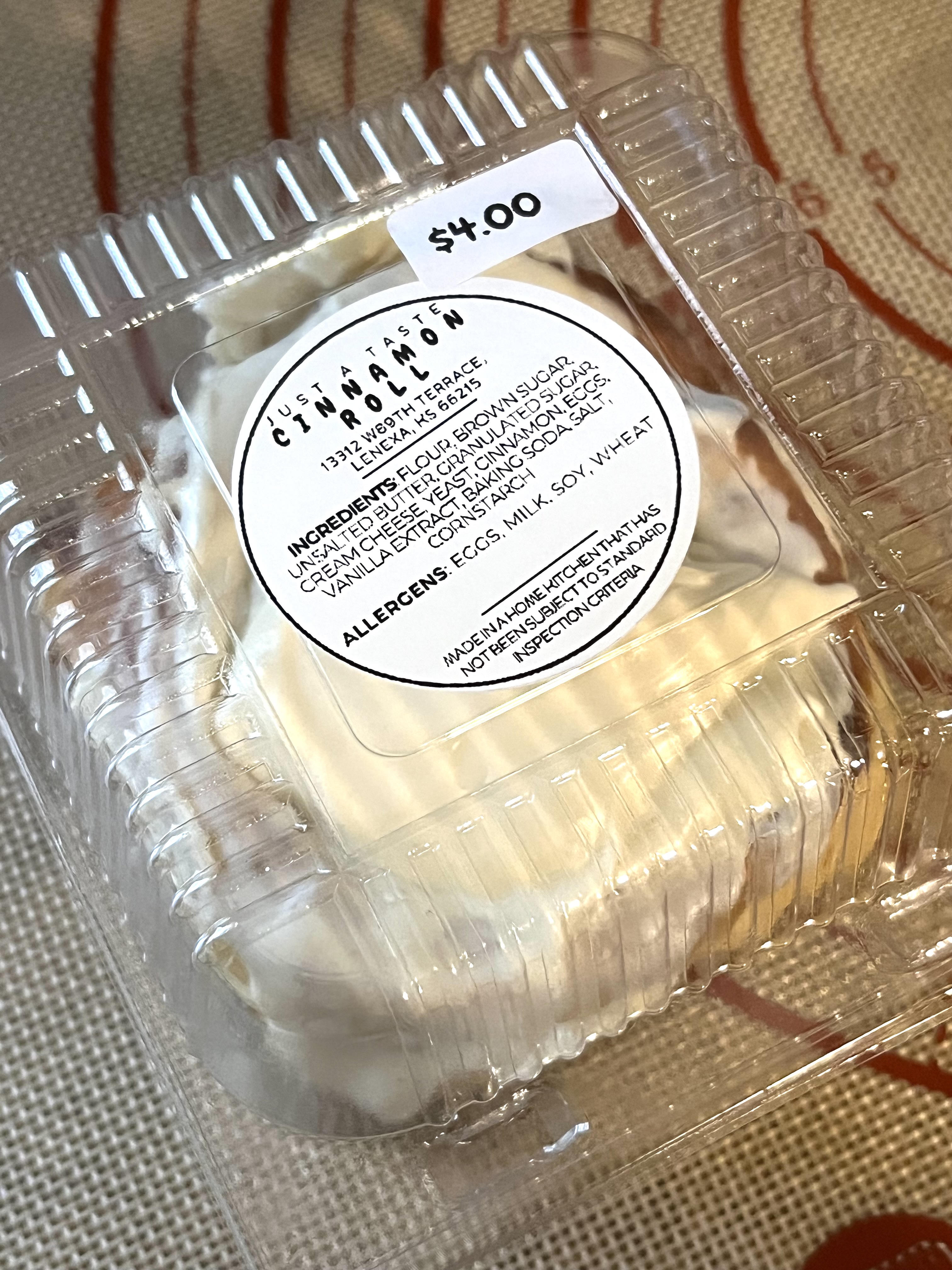 Traditional Cinnamon Roll 