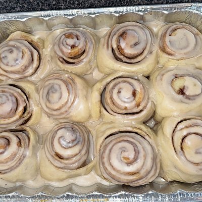 Sourdough Cinnamon Rolls With vanilla Icing 