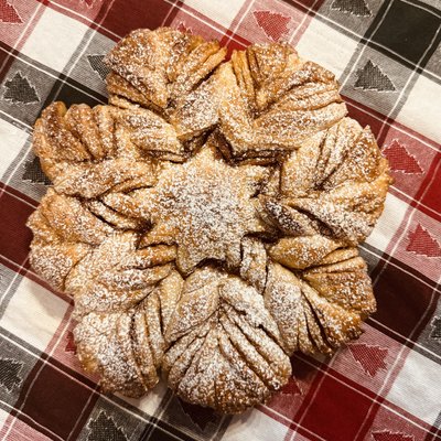 Cinnamon Sugar Star Bread