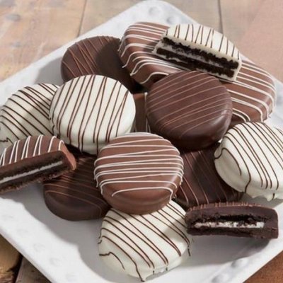 Chocolate Covered Oreos (24 Count)