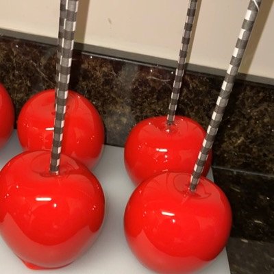 Candy Apples w/ Straw Stick - 1 Dozen