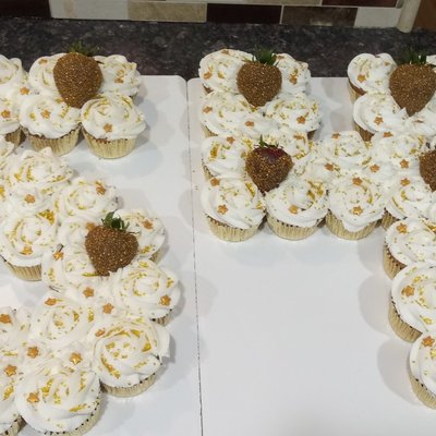 Number Cupcake Cake With Strawberries Feeds 52 Ppl Vanilla & Buttercream Frosting 