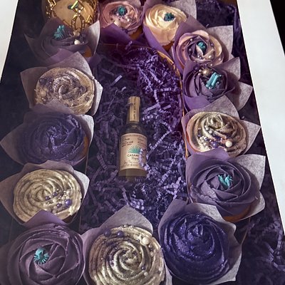 Crowned Jewel Rose Cupcake Gift Box
