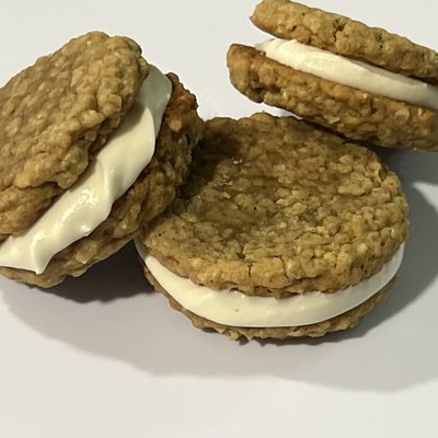 Oatmeal Creme Pies 2pk