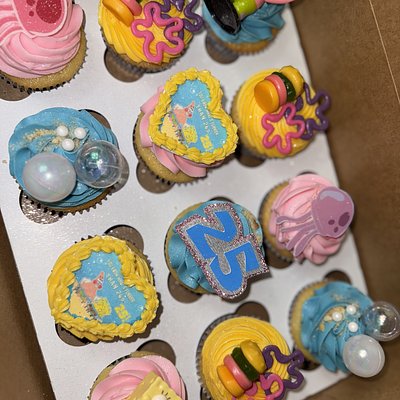 Freestyle Mixed Media Cupcakes