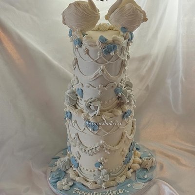 Small 2-Tiered Cake (12-16 servings)