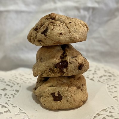 Soft & Chewy Chocolate Chunk Cookies