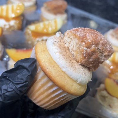 Apple Cider Donut Cupcakes 