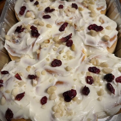 Sourdough Cranberry Macadamia Cinnamon Rolls