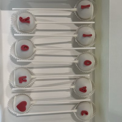 Cake Pops (1 Dozen)