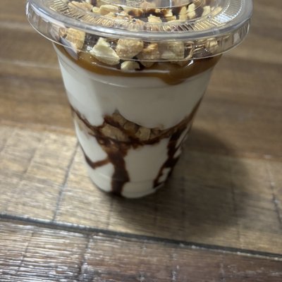 Snickers Yogurt Parfait 