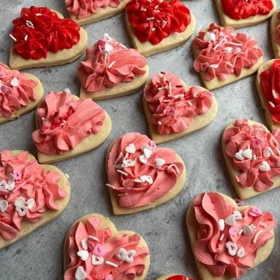 Sugar Cookies With Buttercream 