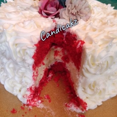 3 Layers , 2 Flavors Cake ( Your Choice)