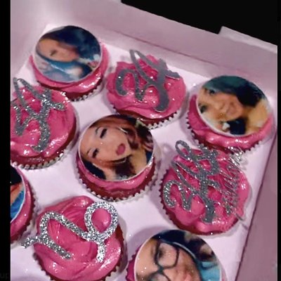 Custom Cupcakes 