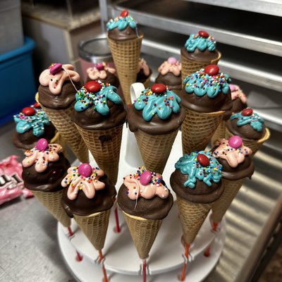 Ice Cream Come Cake Pops 