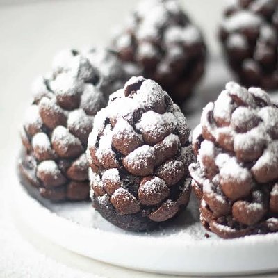 Brownie Pinecones 