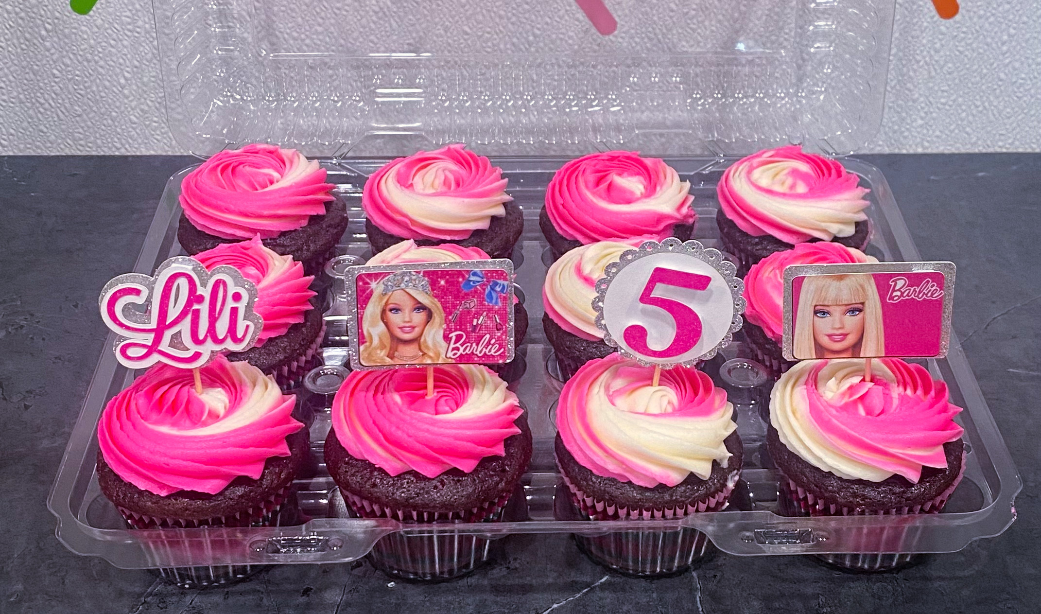 Cupcakes With Cupcake Toppers