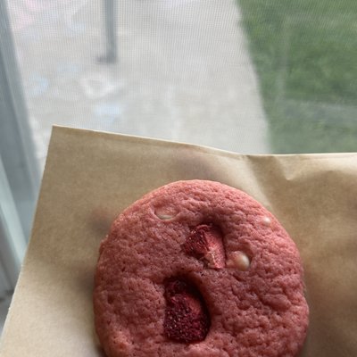 Strawberry Cookie 