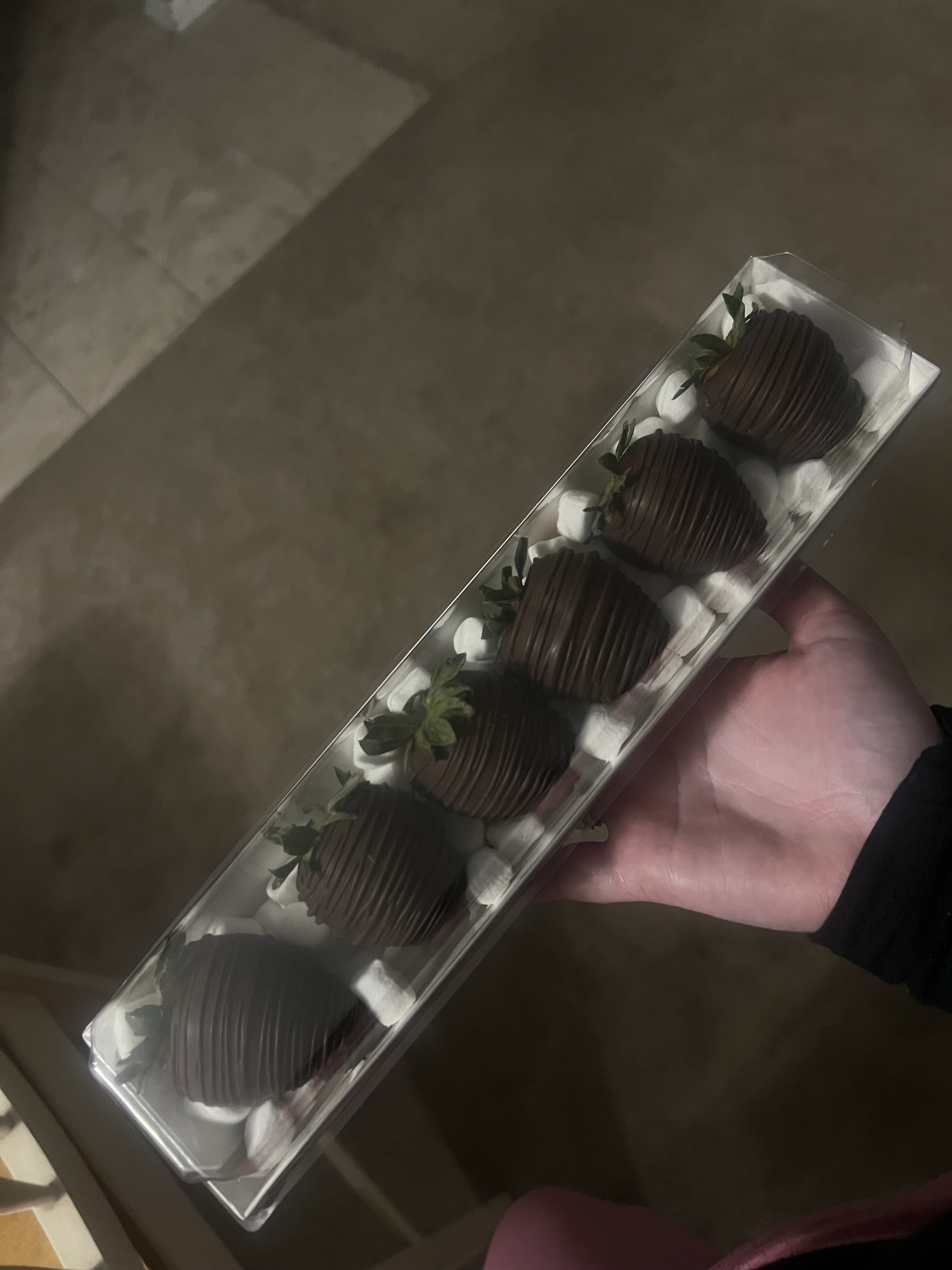 half dozen basic chocolate covered strawberries