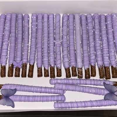 Chocolate Dipped Pretzels