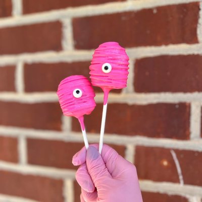 (4) Spooky cake pops 👻 