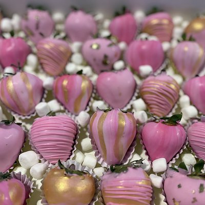 Specialty Chocolate Covered Strawberries 