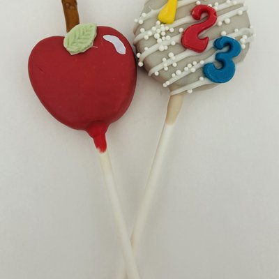 Two Cake Pops 