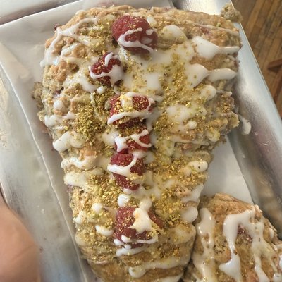 Raspberry Pistachio Scones 