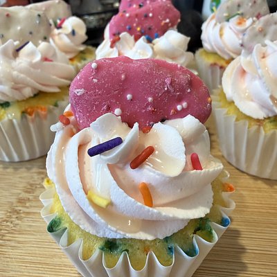 Funfetti Party Animal Cupcakes 