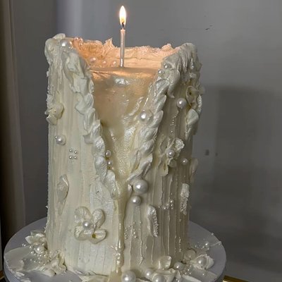 Signature Statement cakes 