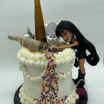 6in. Round Cake (Feeds 8-13)