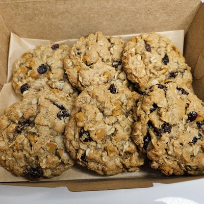 Oatmeal Raisin Cinnamon Chip Cookies